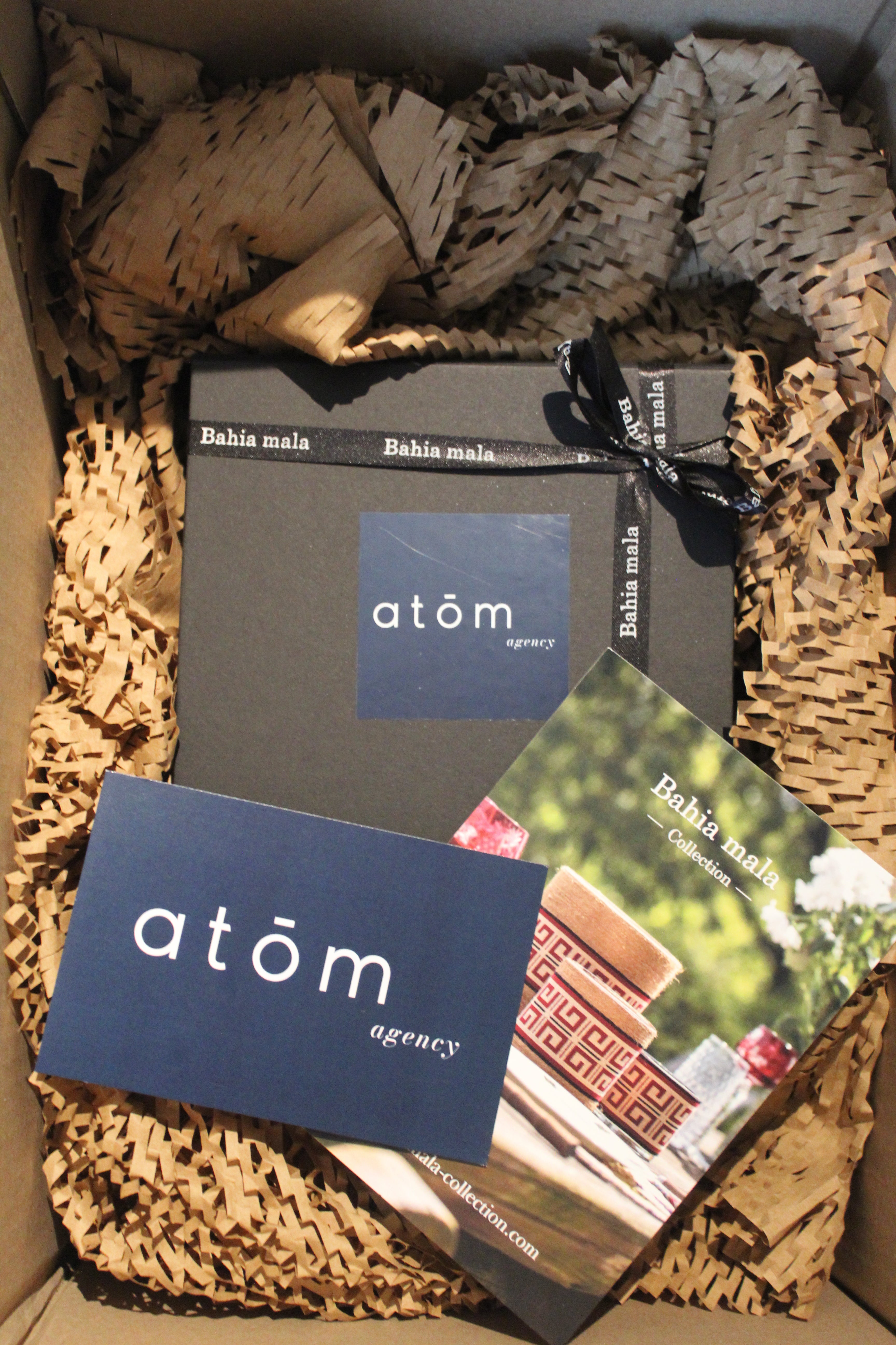 Cadeaux d'entreprise Bahia Mala x Atom Agency